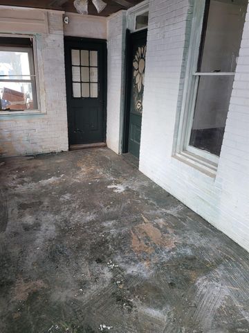 552 Delphi Avenue, Frankfort, IN 46041