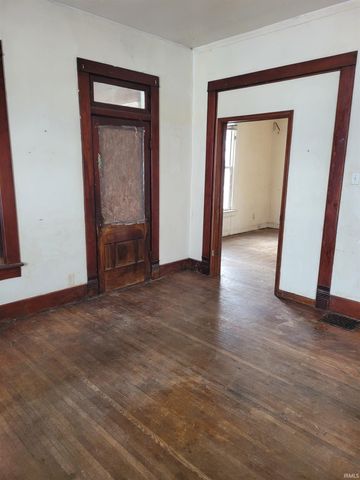 552 Delphi Avenue, Frankfort, IN 46041