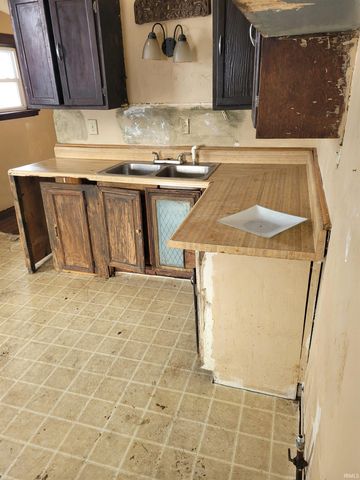 552 Delphi Avenue, Frankfort, IN 46041