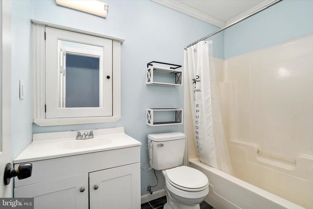 2 BEDFORD CT, Mount Holly, NJ 08060