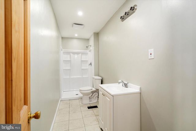 2 BEDFORD CT, Mount Holly, NJ 08060