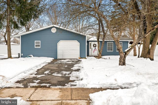 2 BEDFORD CT, Mount Holly, NJ 08060