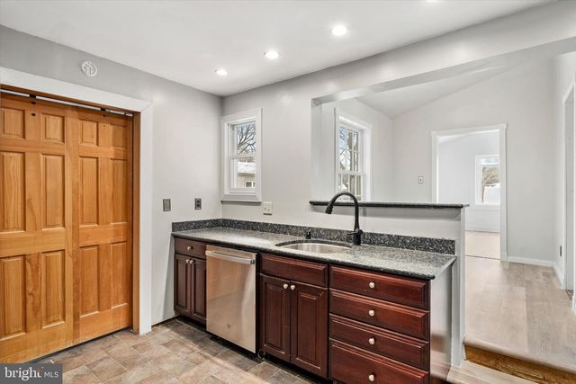 2 BEDFORD CT, Mount Holly, NJ 08060