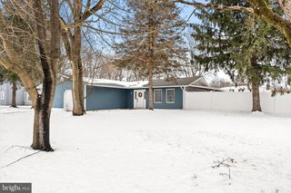 2 BEDFORD CT, Mount Holly, NJ 08060