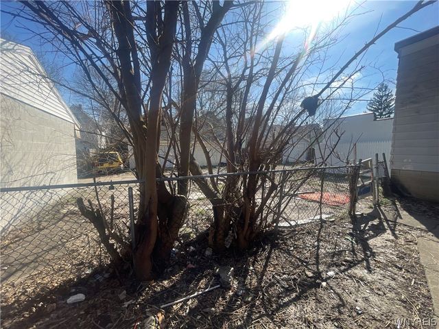 1737 Whitney Avenue, Niagara Falls, NY 14301