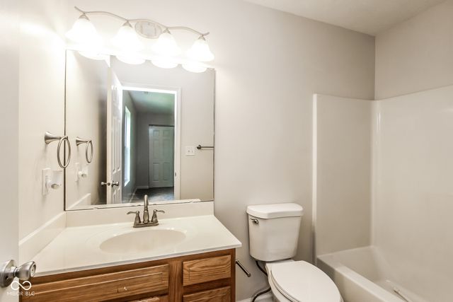 84 Longfellow Lane, Greenfield, IN 46140