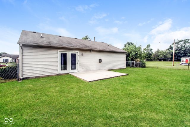 84 Longfellow Lane, Greenfield, IN 46140