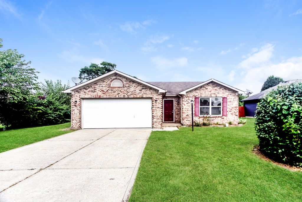 84 Longfellow Lane, Greenfield, IN 46140