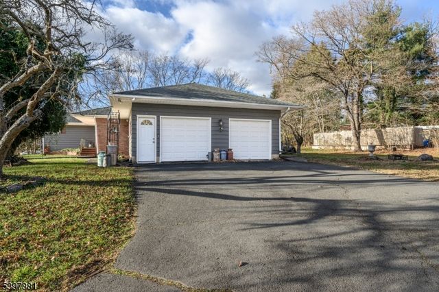 93 Mosher Rd, Franklin Twp., NJ 08540