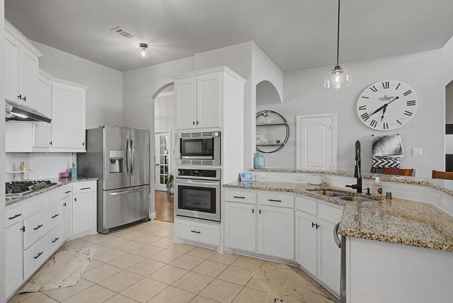 108 Fallen Oak Drive, Mckinney, TX 75071