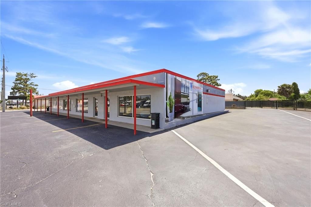 2730 Fowler ST, FORT MYERS, FL 33901 — photo 2