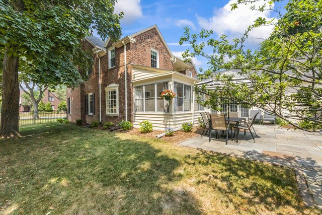 4400 N Wildwood AVENUE, Shorewood, WI 53211