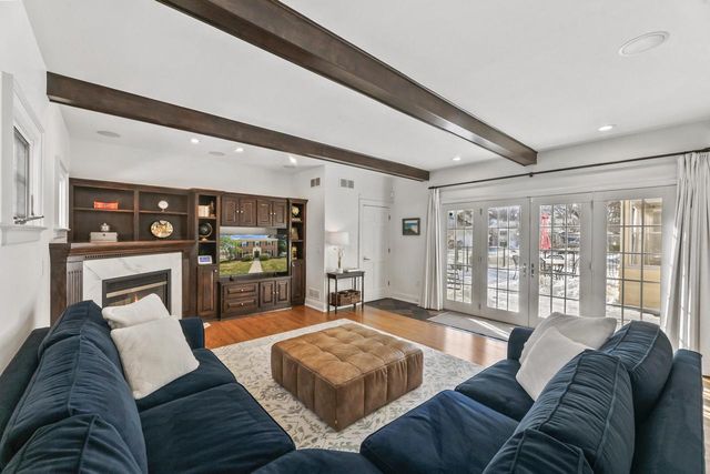 4400 N Wildwood AVENUE, Shorewood, WI 53211