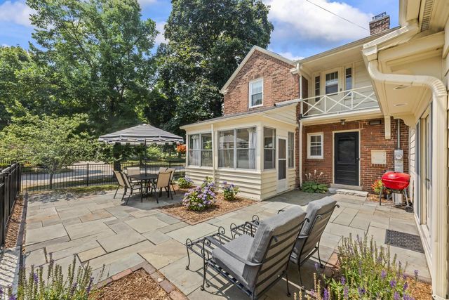 4400 N Wildwood AVENUE, Shorewood, WI 53211