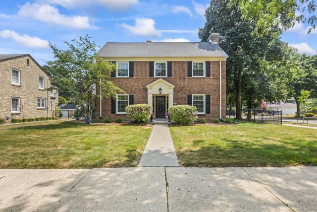 4400 N Wildwood AVENUE, Shorewood, WI 53211
