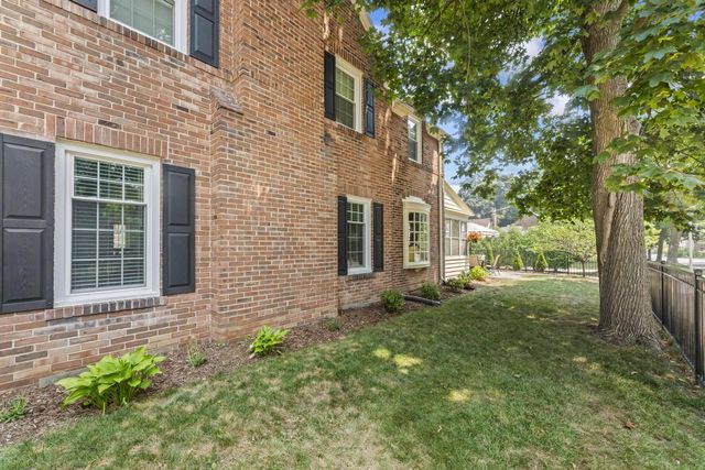 4400 N Wildwood AVENUE, Shorewood, WI 53211