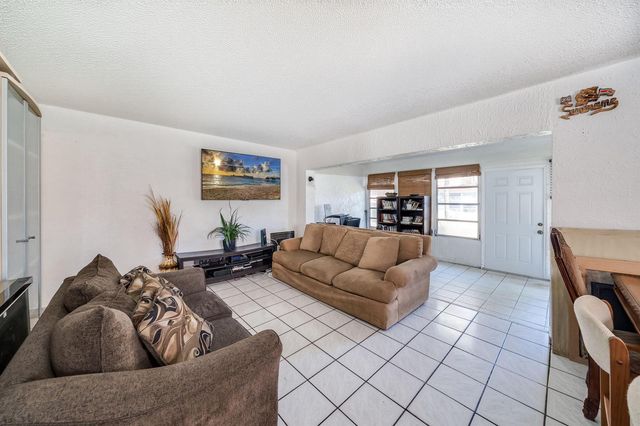 7 Ann Lee Lane, Tamarac, FL 33319
