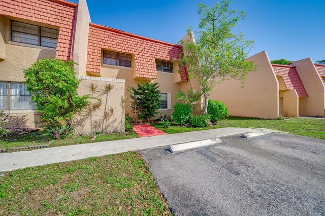 7 Ann Lee Lane, Tamarac, FL 33319