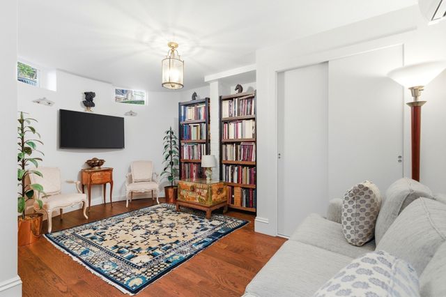 2 Pelham Ter, Boston, MA 02118
