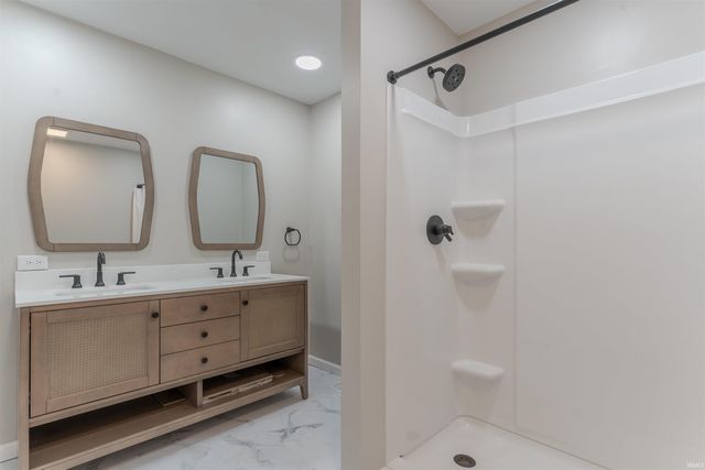 3100 Trailwood Drive, Newburgh, IN 47630