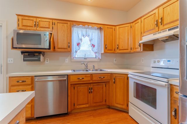 3100 Trailwood Drive, Newburgh, IN 47630