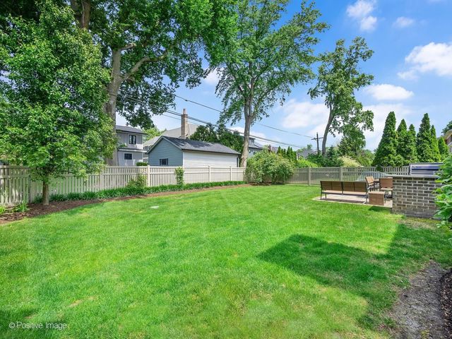 225 E Wilson Street, Elmhurst, IL 60126