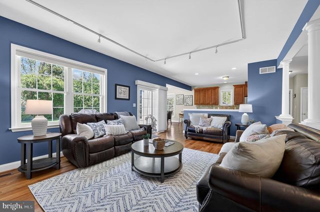 3 STRATHMORE CT, Wallingford, PA 19086