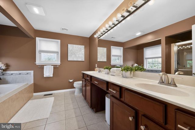 3 STRATHMORE CT, Wallingford, PA 19086