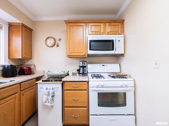 114 LAKEWOOD Avenue, East Peoria, IL 61611