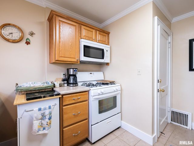 114 LAKEWOOD Avenue, East Peoria, IL 61611
