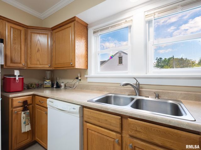 114 LAKEWOOD Avenue, East Peoria, IL 61611