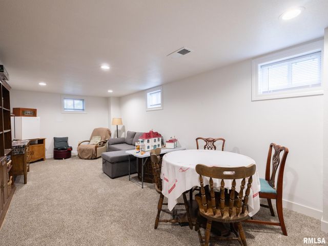 114 LAKEWOOD Avenue, East Peoria, IL 61611