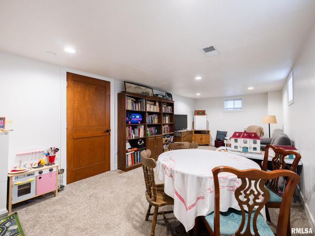114 LAKEWOOD Avenue, East Peoria, IL 61611