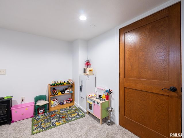 114 LAKEWOOD Avenue, East Peoria, IL 61611