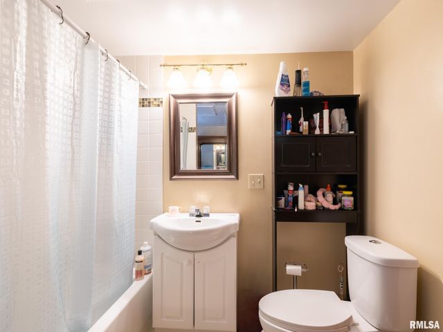 114 LAKEWOOD Avenue, East Peoria, IL 61611