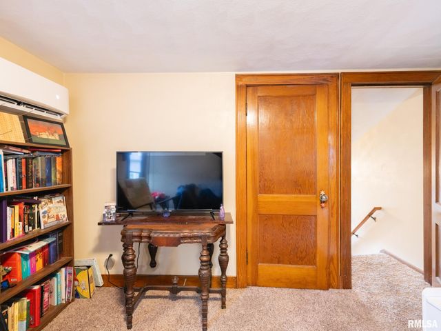 114 LAKEWOOD Avenue, East Peoria, IL 61611