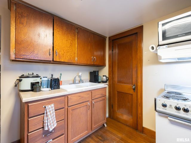 114 LAKEWOOD Avenue, East Peoria, IL 61611