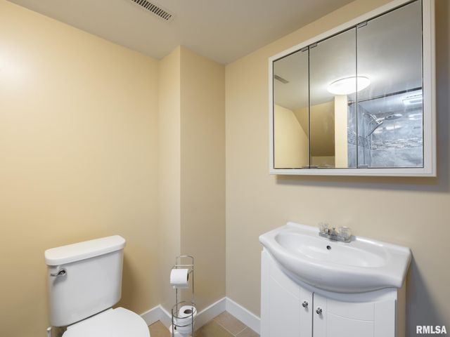 114 LAKEWOOD Avenue, East Peoria, IL 61611