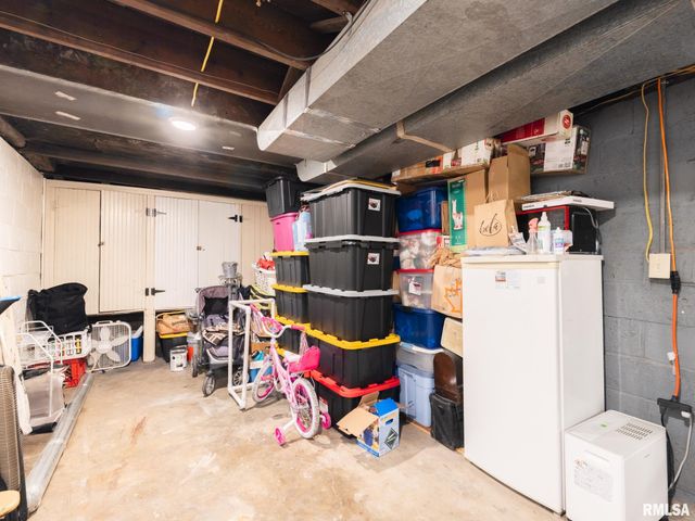 114 LAKEWOOD Avenue, East Peoria, IL 61611
