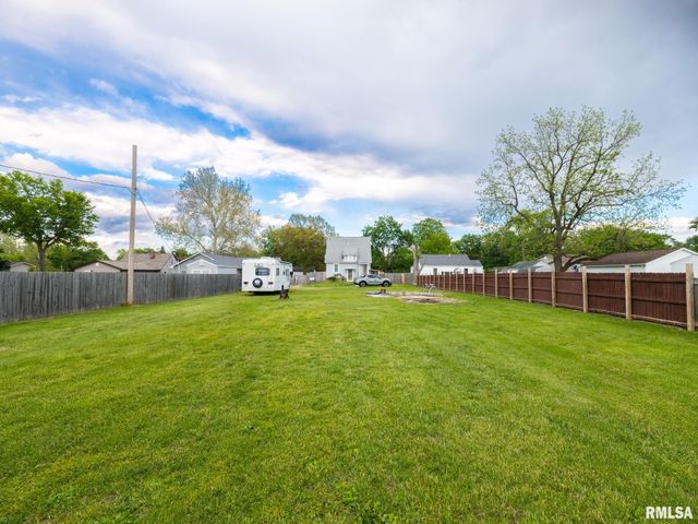 114 LAKEWOOD Avenue, East Peoria, IL 61611