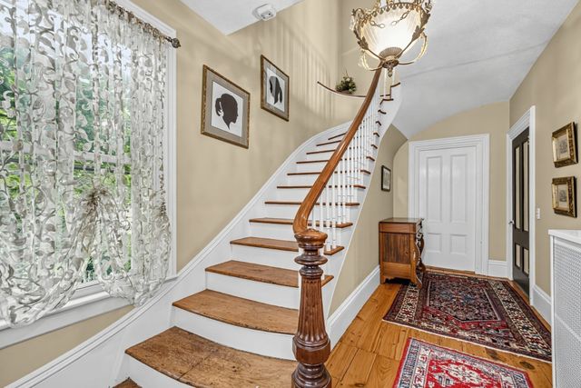 21 Nelson Ave, Georgetown, MA 01833