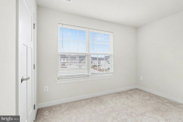 484 BRIDGEPOINT DR, Fredericksburg, VA 22405