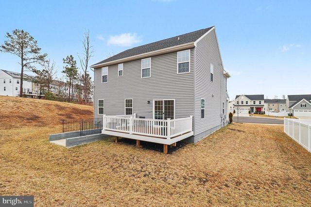 484 BRIDGEPOINT DR, Fredericksburg, VA 22405