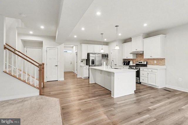 484 BRIDGEPOINT DR, Fredericksburg, VA 22405