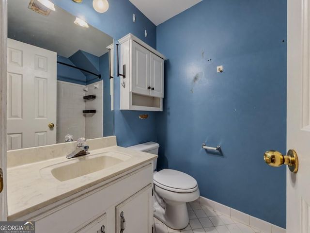 220 Timber Laurel Lane, Lawrenceville, GA 30043