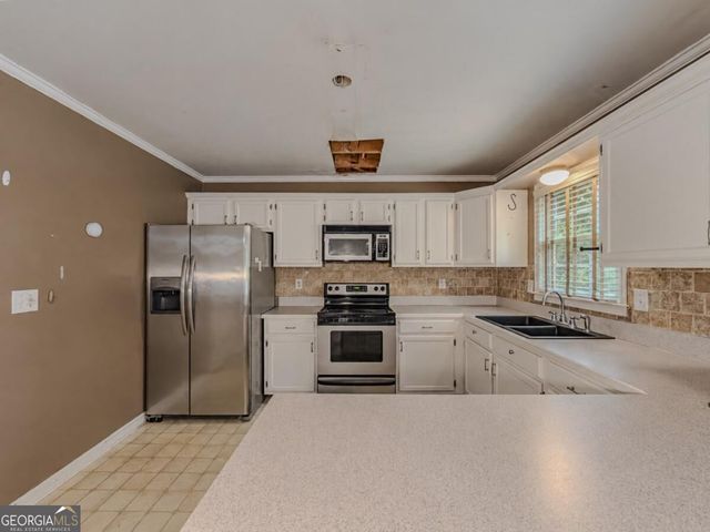 220 Timber Laurel Lane, Lawrenceville, GA 30043