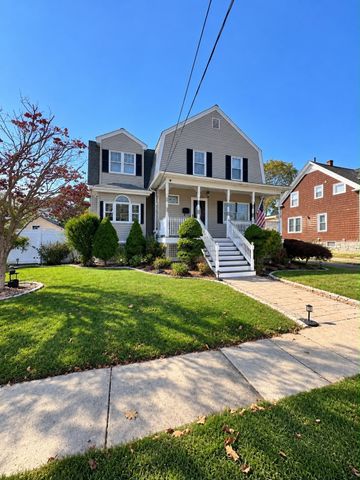 7 Hayden Rd, Saugus, MA 01906