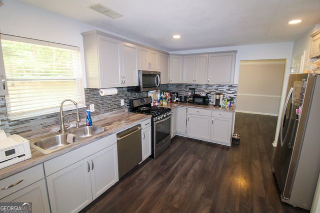 6632 Chason Woods Court, Jonesboro, GA 30238
