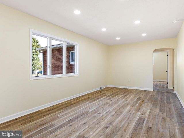 102 LONGVIEW DR, Newark, DE 19711