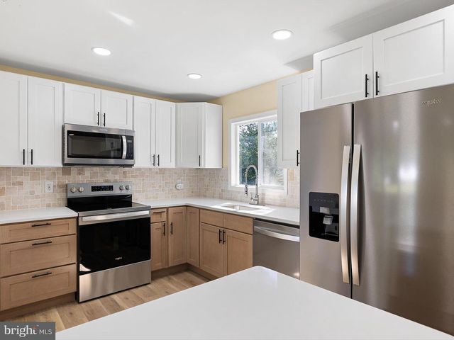 102 LONGVIEW DR, Newark, DE 19711